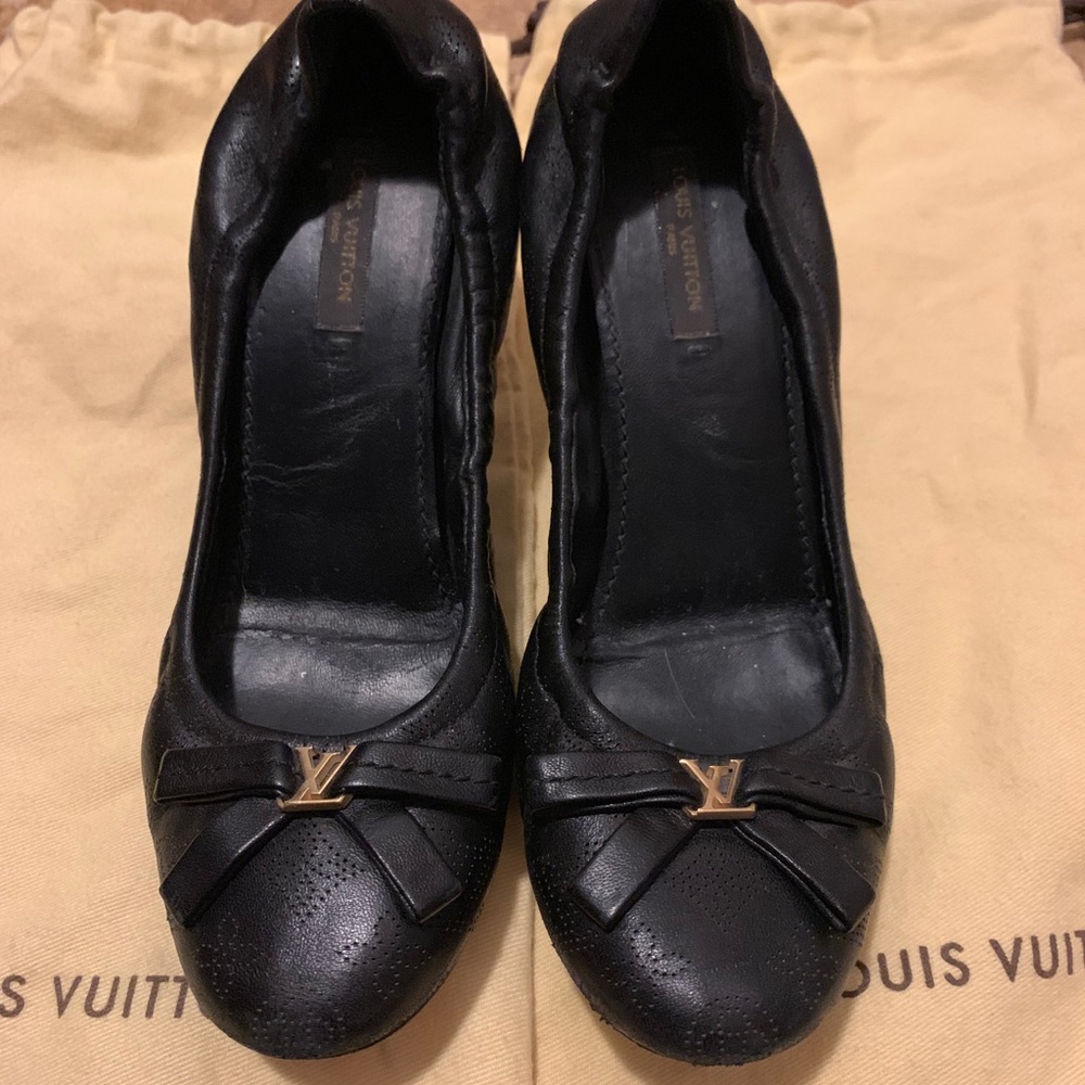Louis Vuitton Women’s Shoes LV Gold Bowtie Close toe